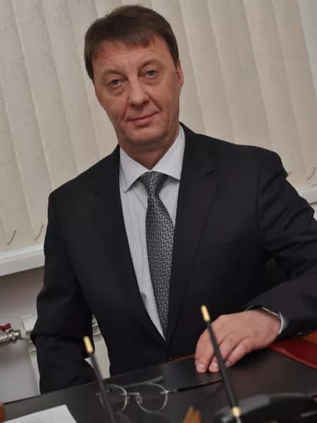 Портрет: Вячеслав Генрихович Франк