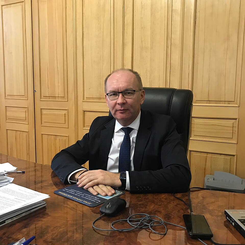 Портрет: Юрий Журин